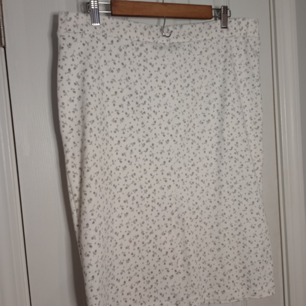 Vintage White Floral Pencil Skirt
